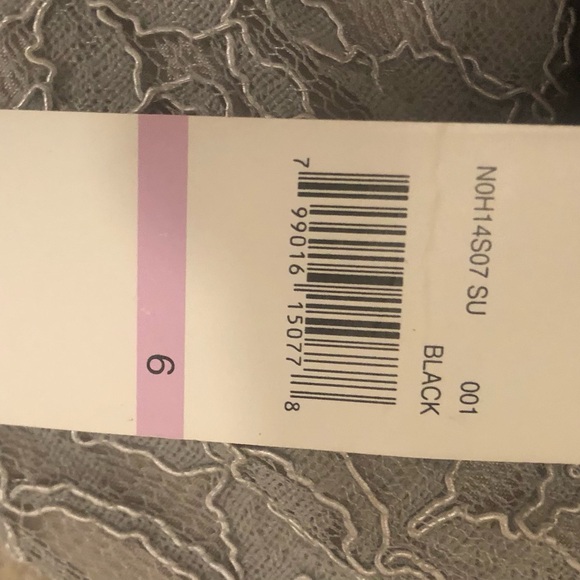 2-piece, Laundry by Shelli Segal, top is size 6 & skirt is a 4 - Picture 6 of 6